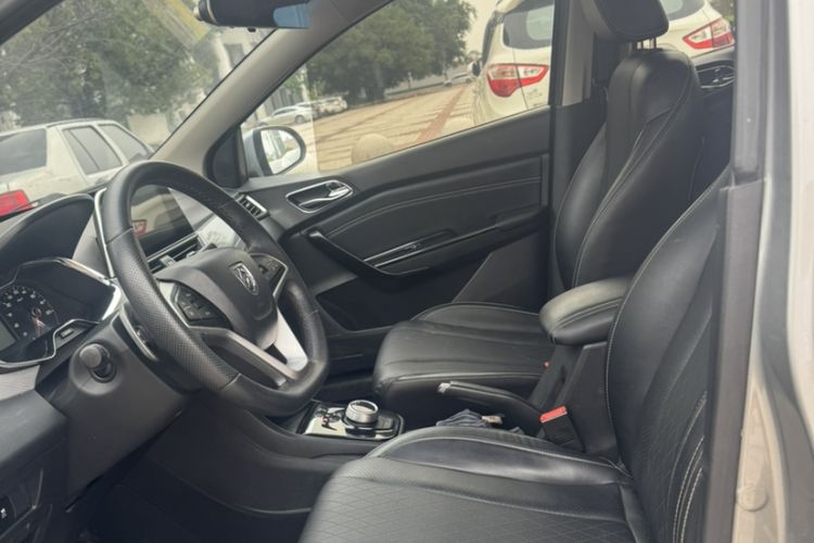 Used Baojun 310W 2018 1.5L Automatic Luxury Version China V Left Front Seat