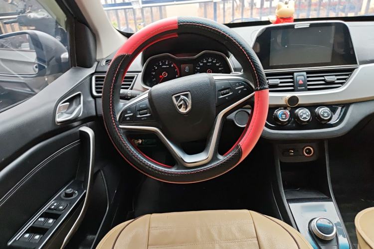 Used Baojun 310W 2018 1.5L Automatic Fashion Version China V Emission Standard Steering Wheel