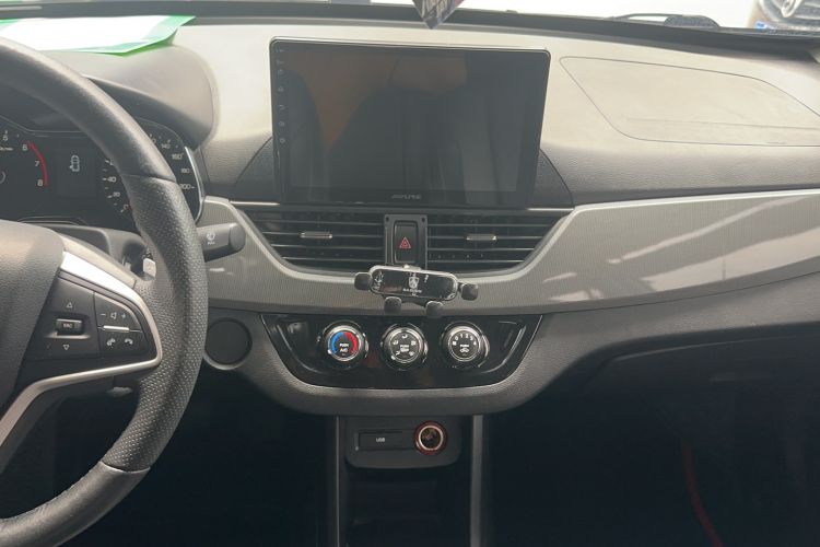 Used Baojun 310W 2018 1.5L Automatic Luxury Version China V Audio And AC Panel