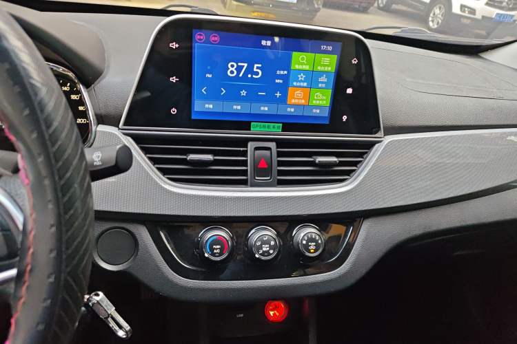 Used Baojun 310W 2018 1.5L Automatic Luxury Version China V Audio And AC Panel