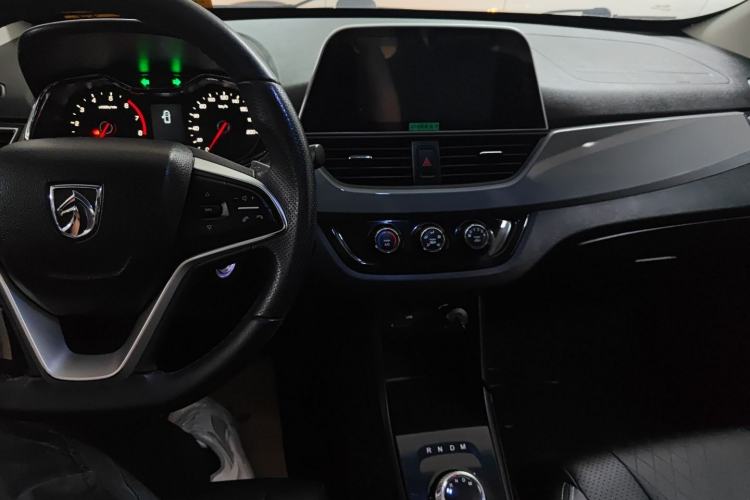 Used Baojun 310W 2018 1.5L Automatic Luxury Version China V Audio And AC Panel
