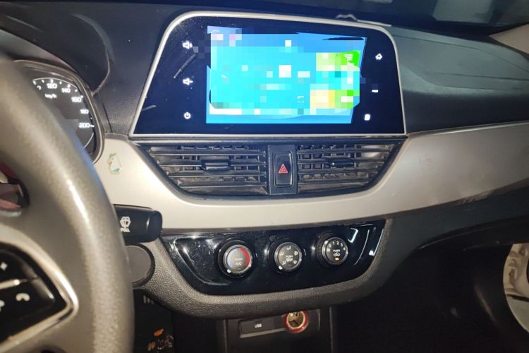 Used Baojun 310W 2018 1.5L Automatic Fashion Edition China VI Audio And AC Panel