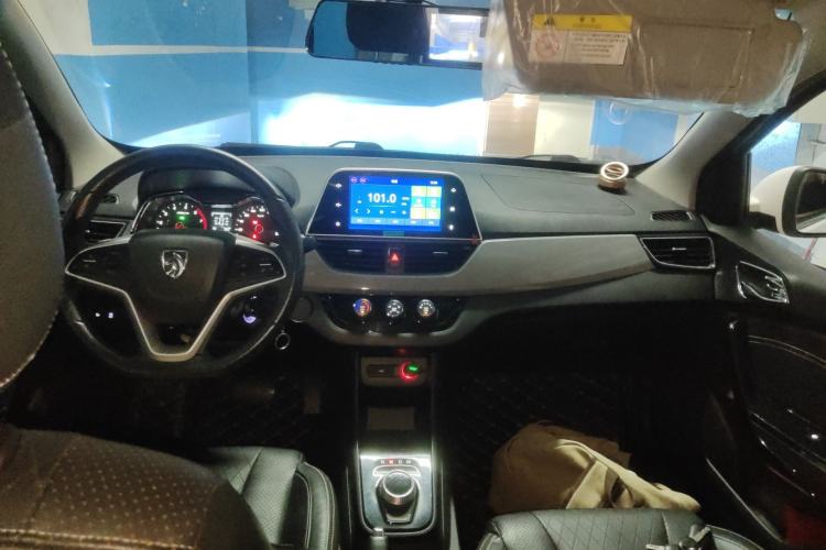 Used Baojun 310W 2018 1.5L Automatic Luxury Version China V Center Console
