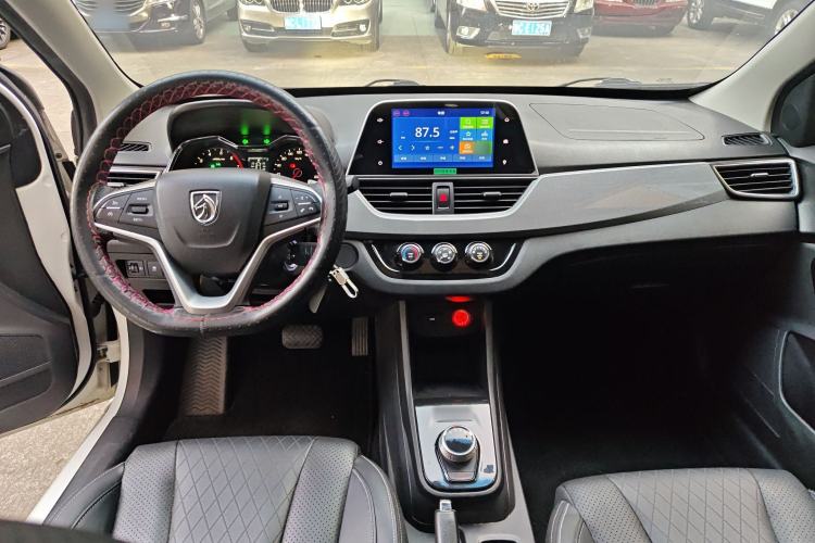 Used Baojun 310W 2018 1.5L Automatic Luxury Version China V Center Console