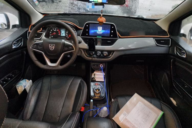 Used Baojun 310W 2018 1.5L Automatic Luxury Version China V Center Console