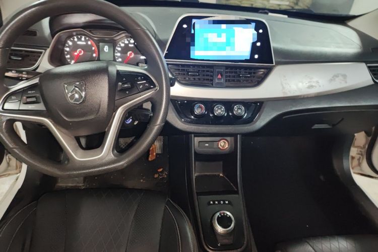 Used Baojun 310W 2018 1.5L Automatic Fashion Edition China VI Center Console