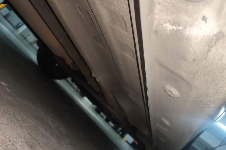 Used Baojun 310W 2018 1.5L Automatic Luxury Version China VI Emission Standard Chassis Front Right