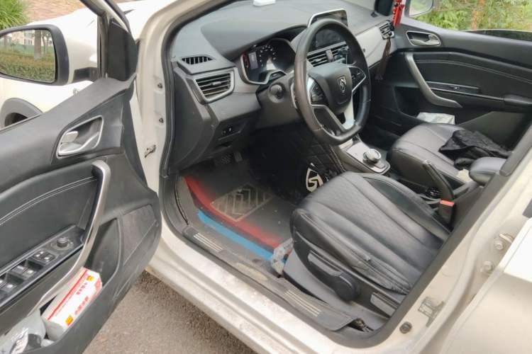 Used Baojun 310W 2018 1.5L Automatic Fashion Edition China VI Driver Seat