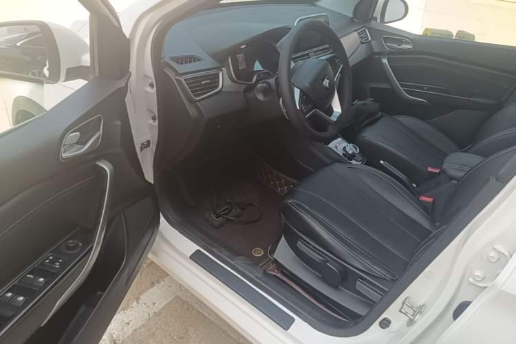 Used Baojun 310W 2018 1.5L Automatic Fashion Edition China VI Driver Seat