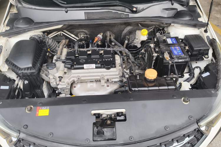 Used Baojun 310W 2018 1.5L Automatic Fashion Version China V Emission Standard Engine Bay