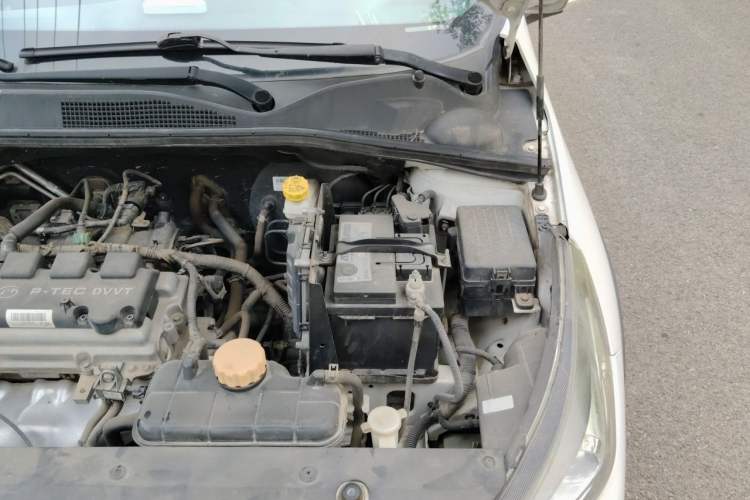 Used Baojun 310W 2018 1.5L Automatic Fashion Edition China VI Engine Bay Left