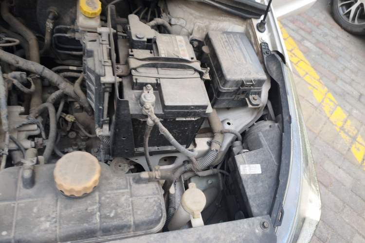 Used Baojun 310W 2018 1.5L Automatic Fashion Edition China VI Engine Bay Left