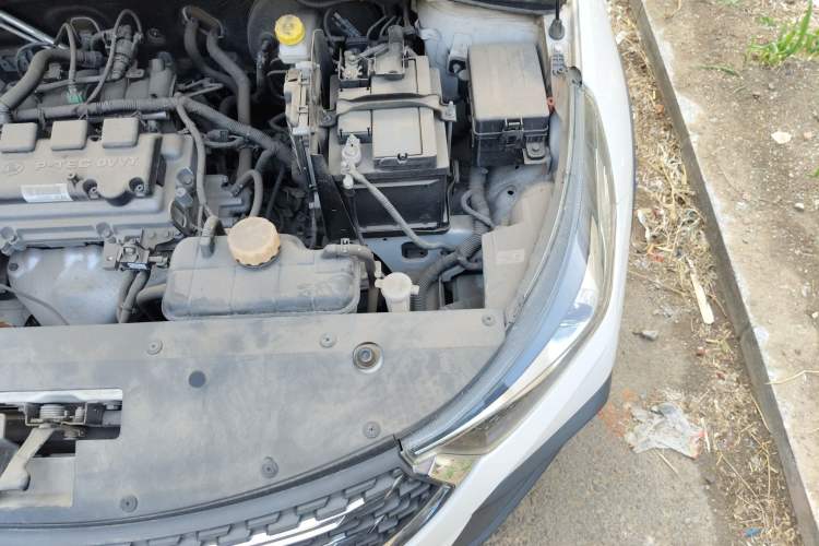 Used Baojun 310W 2018 1.5L Automatic Fashion Edition China VI Engine Bay Left