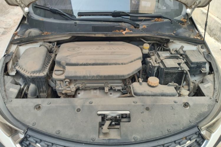 Used Baojun 310W 2018 1.5L Automatic Luxury Version China V Engine Bay