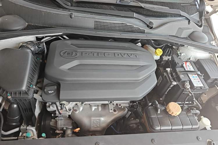 Used Baojun 310W 2018 1.5L Automatic Luxury Version China V Engine Bay
