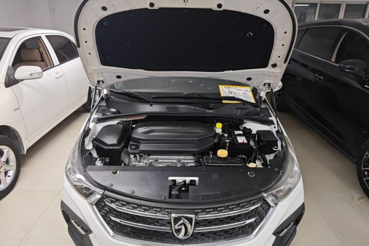 Used Baojun 310W 2018 1.5L Automatic Luxury Version China V Engine Bay