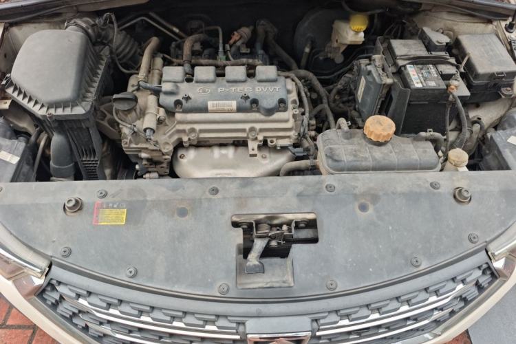Used Baojun 310W 2018 1.5L Automatic Fashion Version China V Emission Standard Engine Bay
