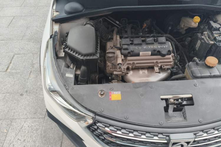 Used Baojun 310W 2018 1.5L Automatic Fashion Version China V Emission Standard Engine Bay Right