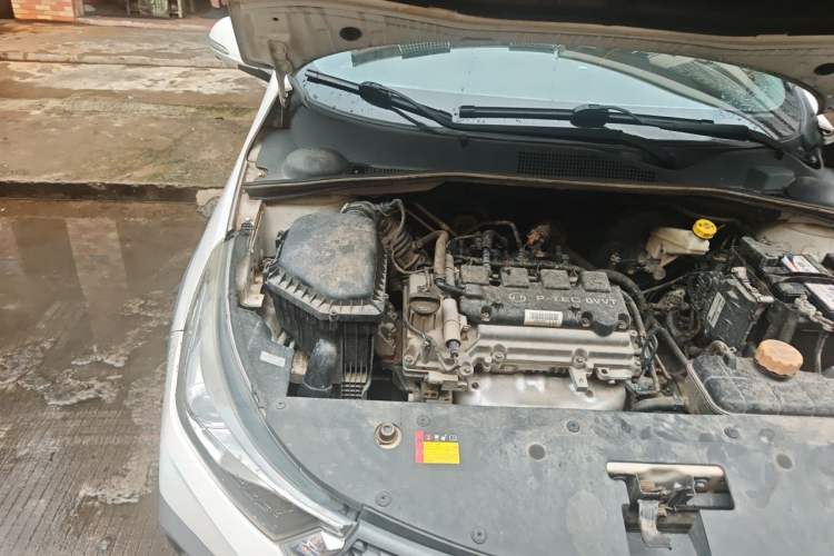 Used Baojun 310W 2018 1.5L Automatic Fashion Version China V Emission Standard Engine Bay Right