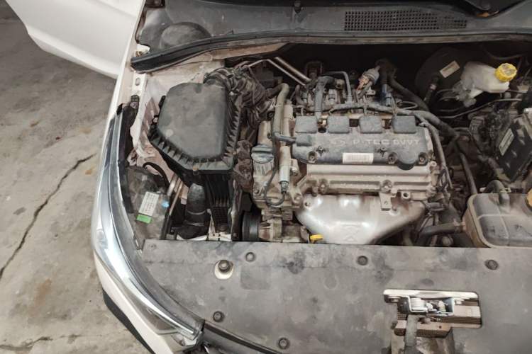 Used Baojun 310W 2018 1.5L Automatic Fashion Edition China VI Engine Bay Right