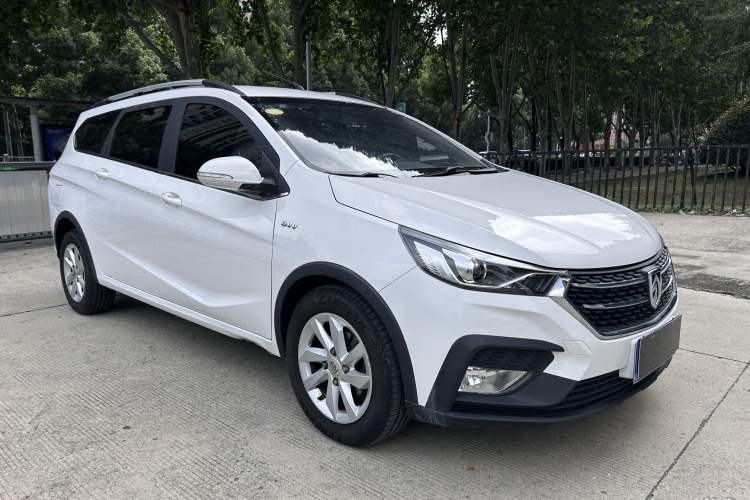 Used Baojun 310W 2018 1.5L Automatic Fashion Version China V Emission Standard Exterior 1