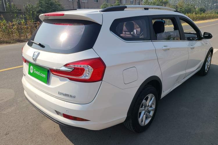 Used Baojun 310W 2018 1.5L Automatic Fashion Version China V Emission Standard Exterior 3