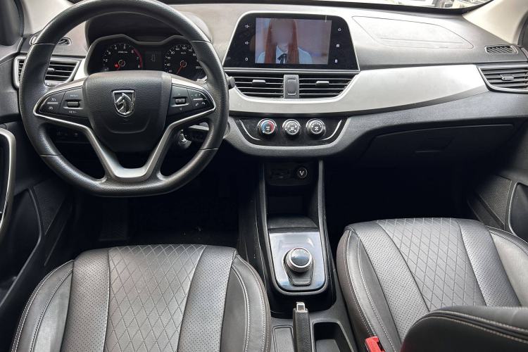 Used Baojun 310W 2018 1.5L Automatic Fashion Version China V Emission Standard Exterior 4