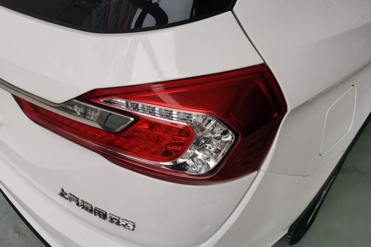 Used Baojun 310W 2018 1.5L Automatic Fashion Edition China VI Exterior 4