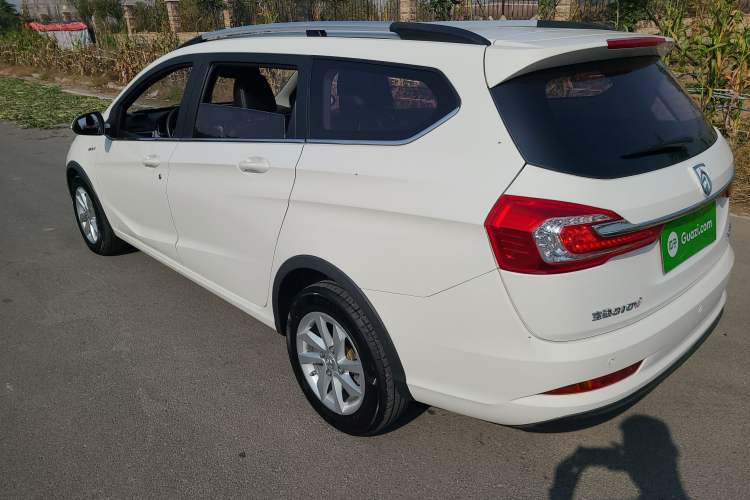 Used Baojun 310W 2018 1.5L Automatic Fashion Version China V Emission Standard Exterior 5
