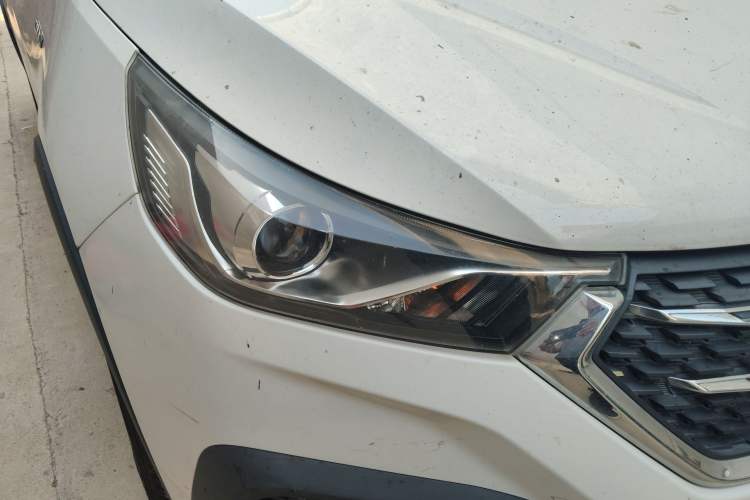 Used Baojun 310W 2018 1.5L Automatic Luxury Version China V Exterior 6