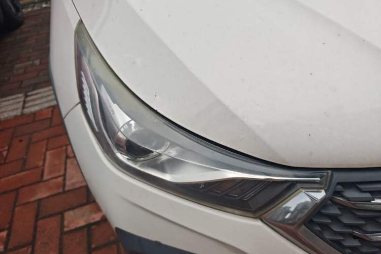 Used Baojun 310W 2018 1.5L Automatic Fashion Version China V Emission Standard Exterior 6