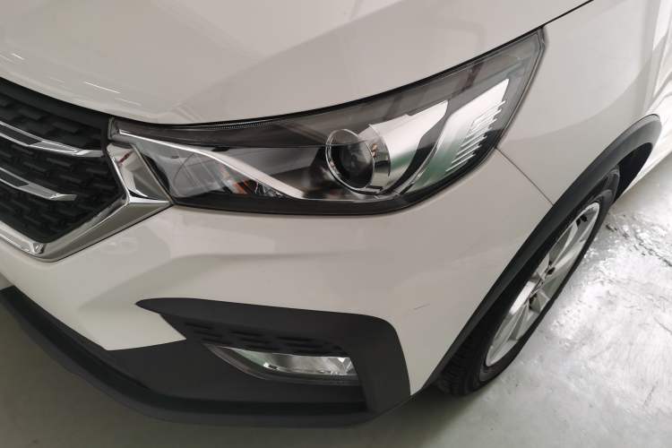 Used Baojun 310W 2018 1.5L Automatic Fashion Edition China VI Exterior 6