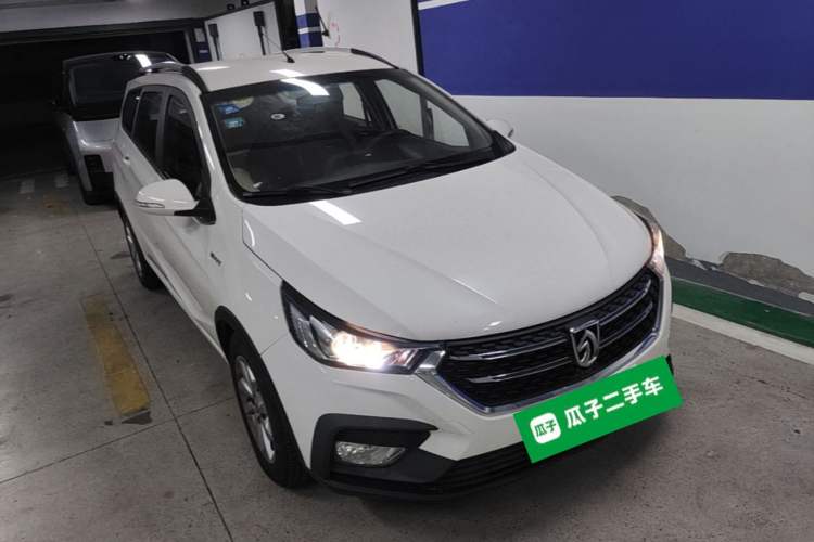 Used Baojun 310W 2018 1.5L Automatic Fashion Edition China VI Front Right 45 Deg