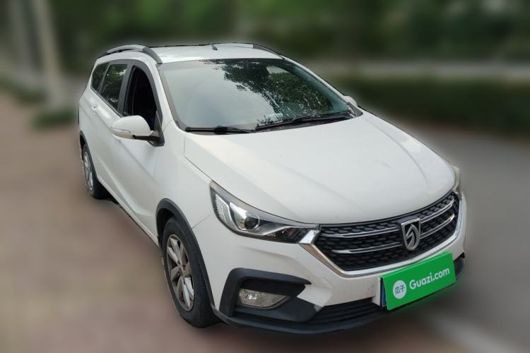 Used Baojun 310W 2018 1.5L Automatic Fashion Edition China VI Front Right 45 Deg