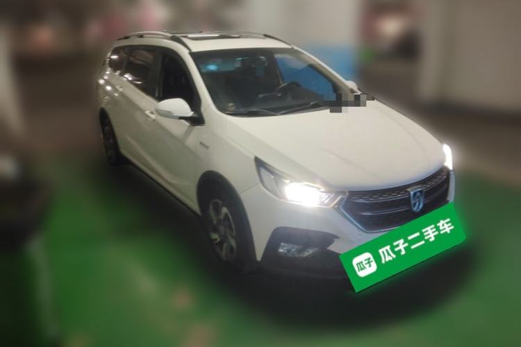 Used Baojun 310W 2018 1.5L Automatic Luxury Version China V Front Right 45 Deg