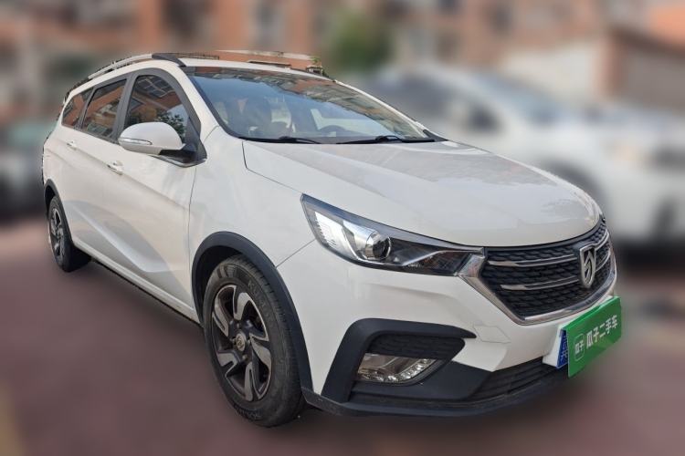 Used Baojun 310W 2018 1.5L Automatic Luxury Version China V Front Right 45 Deg