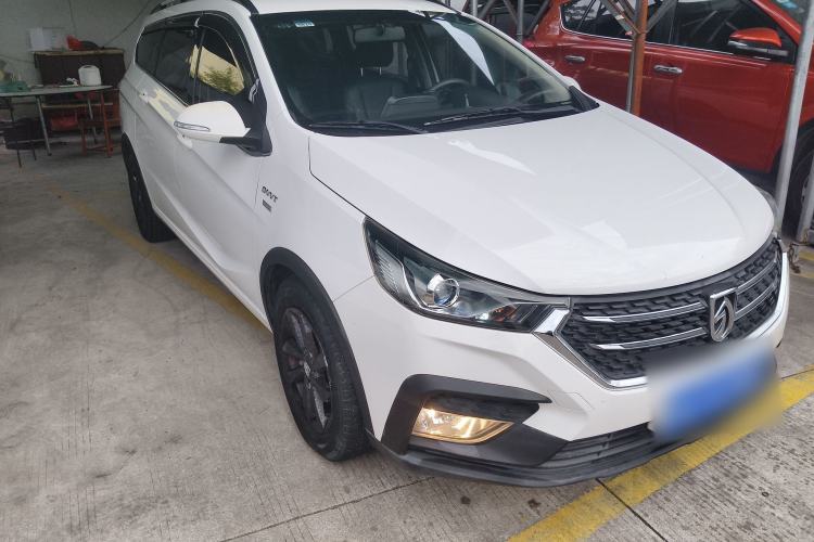 Used Baojun 310W 2018 1.5L Automatic Fashion Version China V Emission Standard Front Right 45 Deg