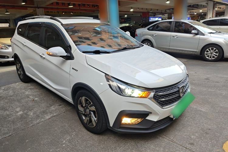 Used Baojun 310W 2018 1.5L Automatic Luxury Version China V Front Right 45 Deg