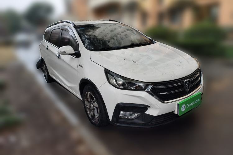 Used Baojun 310W 2018 1.5L Automatic Luxury Version China V Front Right 45 Deg
