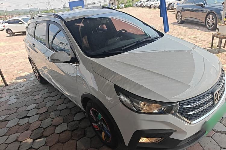 Used Baojun 310W 2018 1.5L Automatic Luxury Version China V Front Right 45 Deg