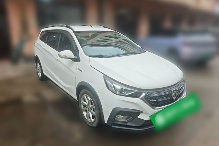 Used Baojun 310W 2018 1.5L Automatic Fashion Version China V Emission Standard Front Right 45 Deg