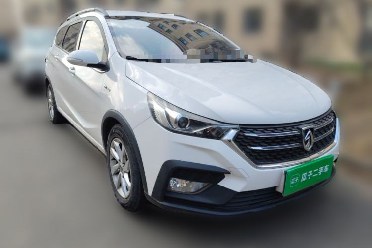 Used Baojun 310W 2018 1.5L Automatic Fashion Edition China VI Front Right 45 Deg