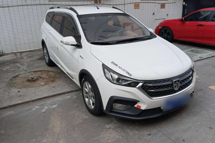 Used Baojun 310W 2018 1.5L Automatic Fashion Version China V Emission Standard Front Right 45 Deg