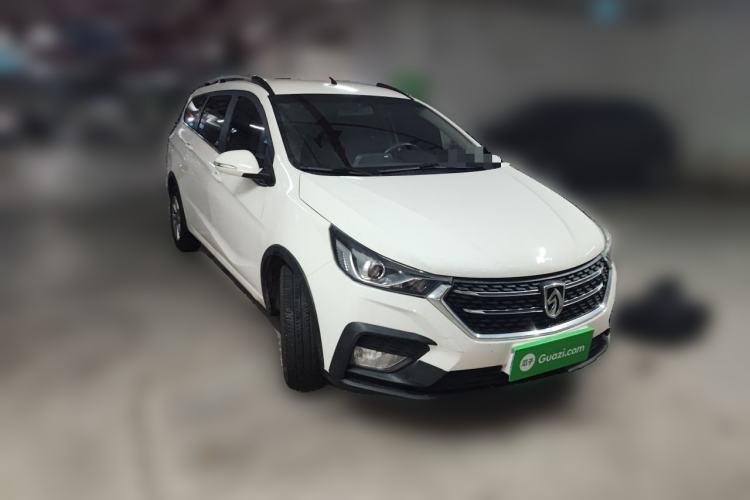 Used Baojun 310W 2018 1.5L Automatic Fashion Edition China VI Front Right 45 Deg