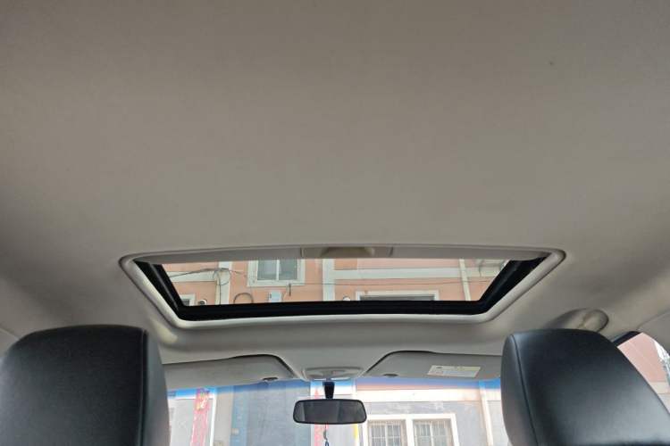 Used Baojun 310W 2018 1.5L Automatic Luxury Version China V Headliner