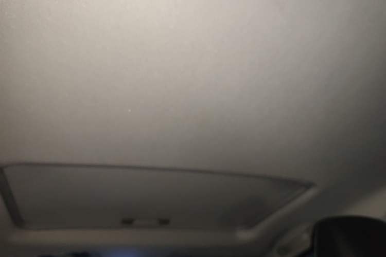 Used Baojun 310W 2018 1.5L Automatic Luxury Version China VI Emission Standard Headliner
