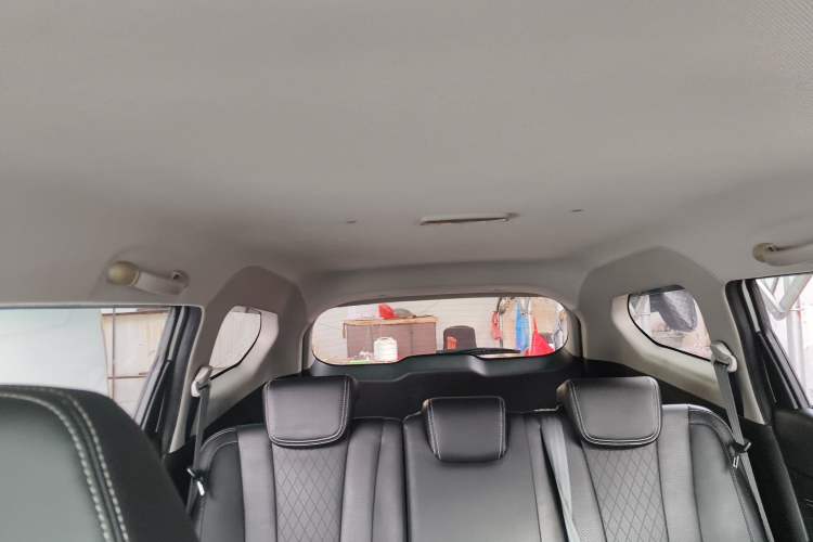 Used Baojun 310W 2018 1.5L Automatic Fashion Version China V Emission Standard Headliner
