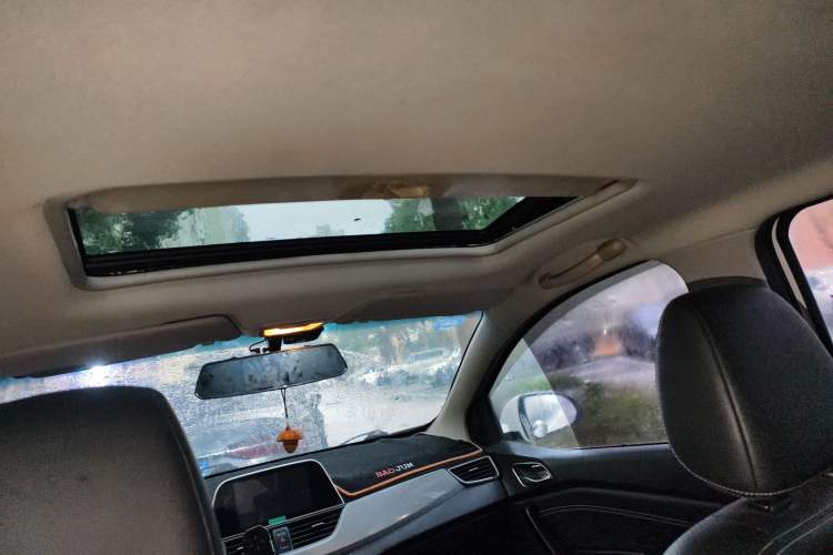Used Baojun 310W 2018 1.5L Automatic Luxury Version China V Headliner