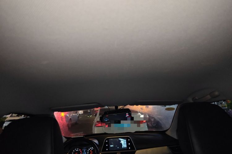 Used Baojun 310W 2018 1.5L Automatic Fashion Version China V Emission Standard Headliner