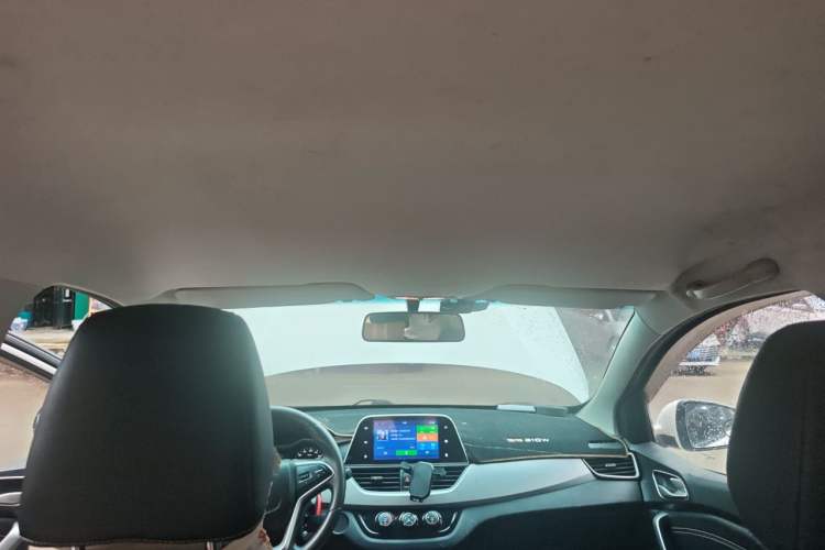 Used Baojun 310W 2018 1.5L Automatic Fashion Version China V Emission Standard Headliner